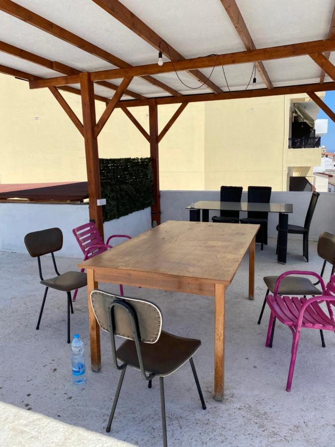 Past Or Trail Hostel Larnaca Luaran gambar