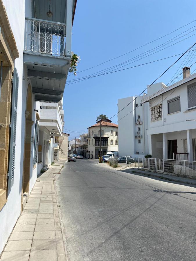 Past Or Trail Hostel Larnaca Luaran gambar