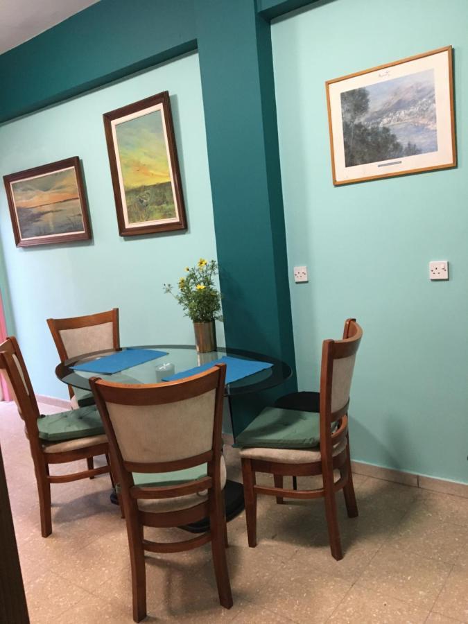 Past Or Trail Hostel Larnaca Luaran gambar