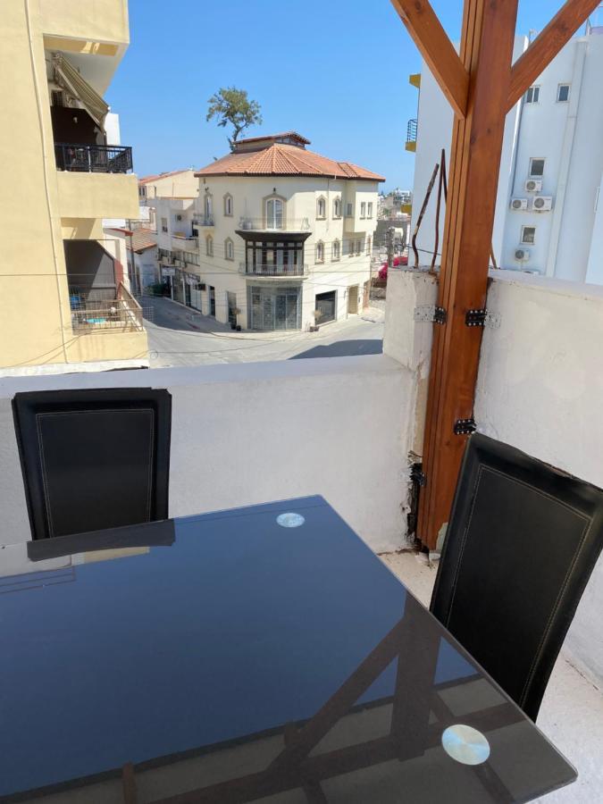 Past Or Trail Hostel Larnaca Luaran gambar